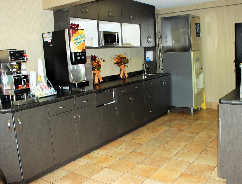 Hotel Super 8 By Wyndham Grand Forks Extérieur photo