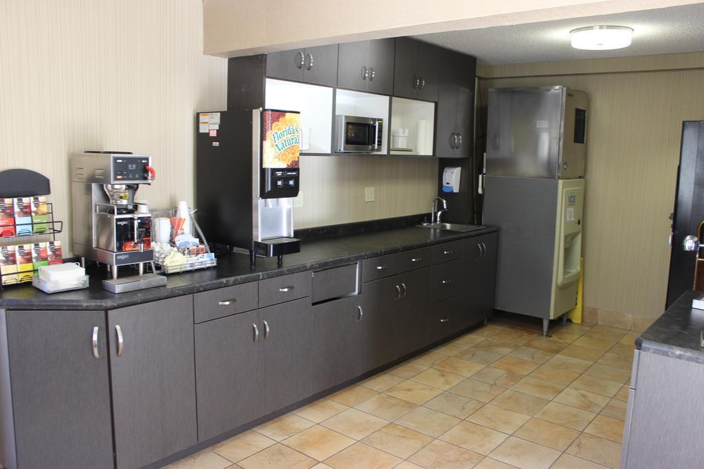 Hotel Super 8 By Wyndham Grand Forks Extérieur photo