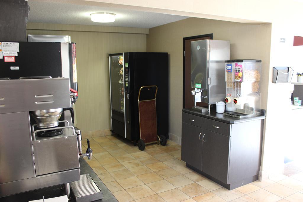 Hotel Super 8 By Wyndham Grand Forks Extérieur photo