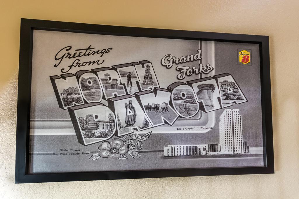 Hotel Super 8 By Wyndham Grand Forks Extérieur photo