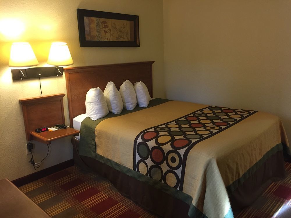 Hotel Super 8 By Wyndham Grand Forks Extérieur photo