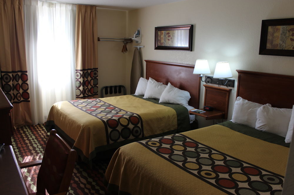 Hotel Super 8 By Wyndham Grand Forks Extérieur photo