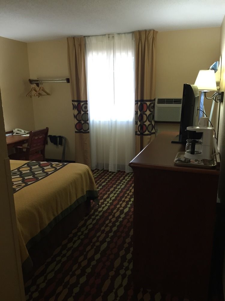 Hotel Super 8 By Wyndham Grand Forks Extérieur photo