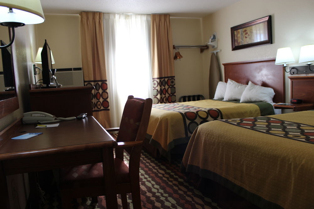 Hotel Super 8 By Wyndham Grand Forks Extérieur photo