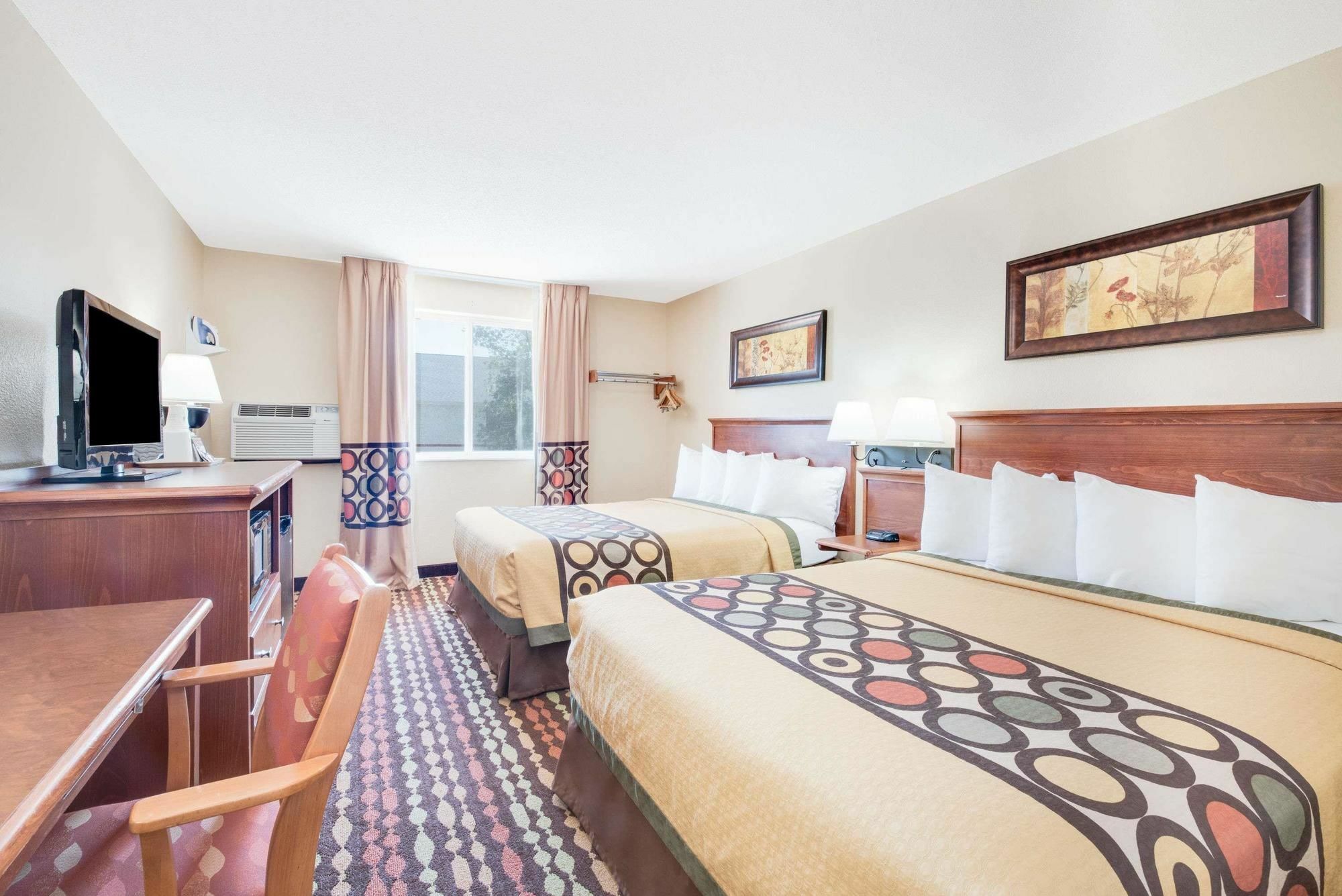 Hotel Super 8 By Wyndham Grand Forks Extérieur photo